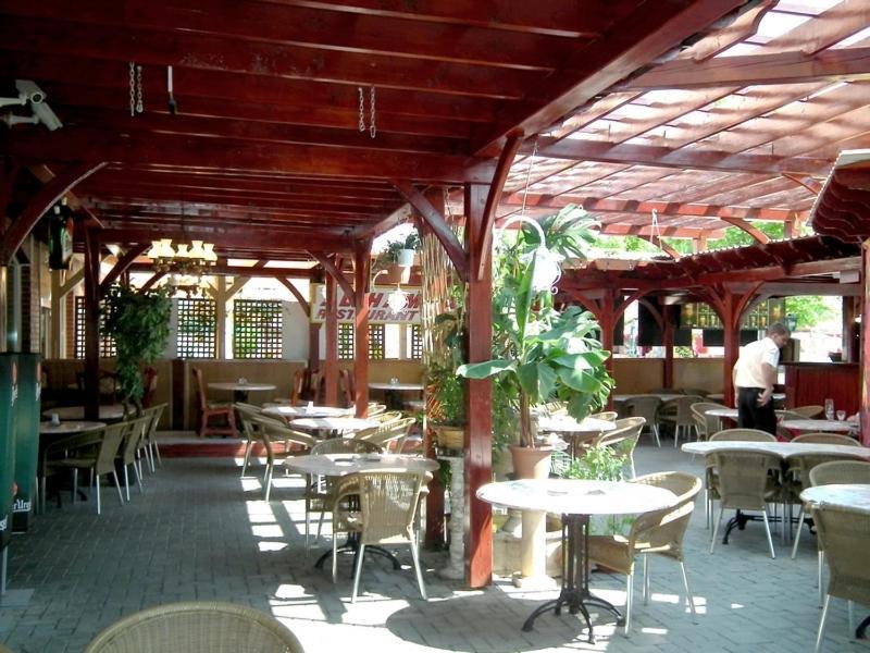 Hotel Jarja Hajduszoboszlo Bagian luar foto