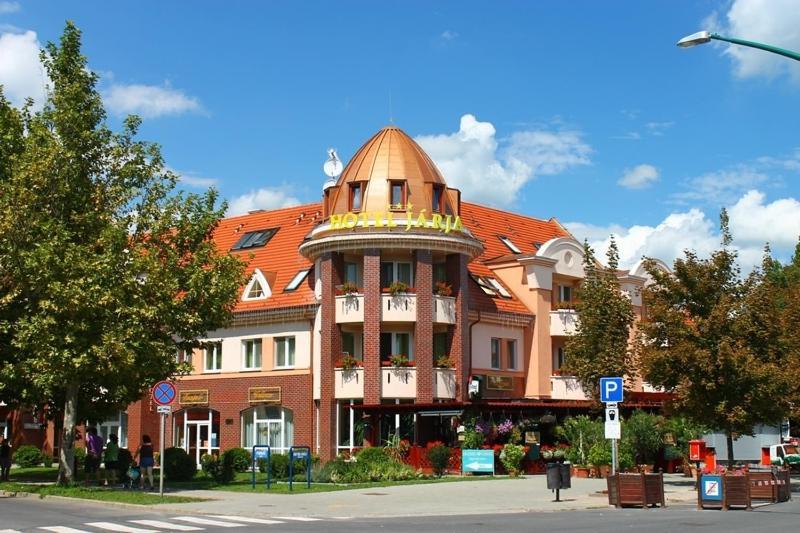 Hotel Jarja Hajduszoboszlo Bagian luar foto