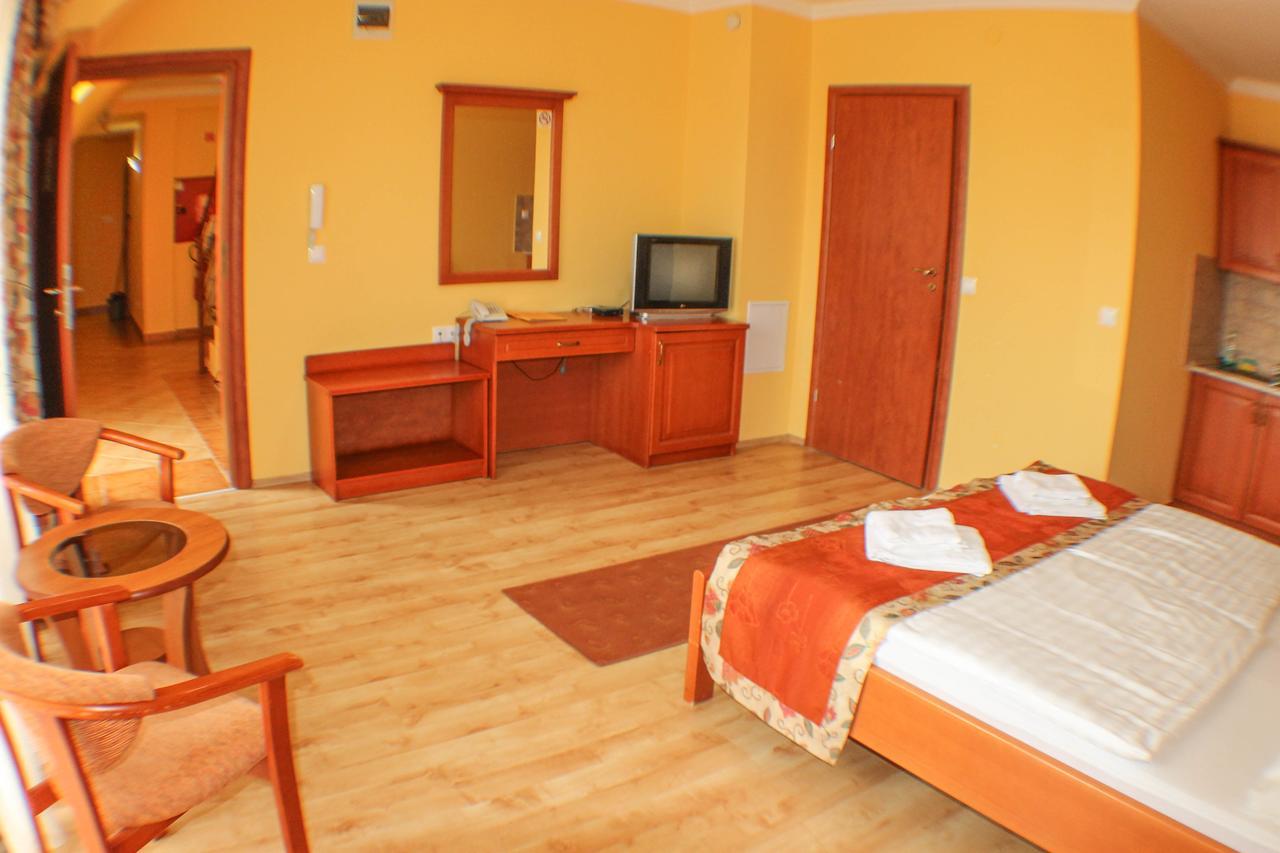 Hotel Jarja Hajduszoboszlo Bagian luar foto