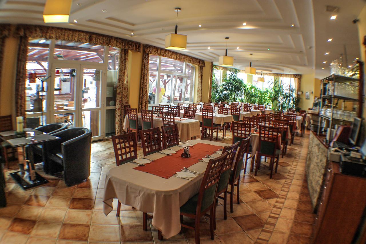 Hotel Jarja Hajduszoboszlo Bagian luar foto