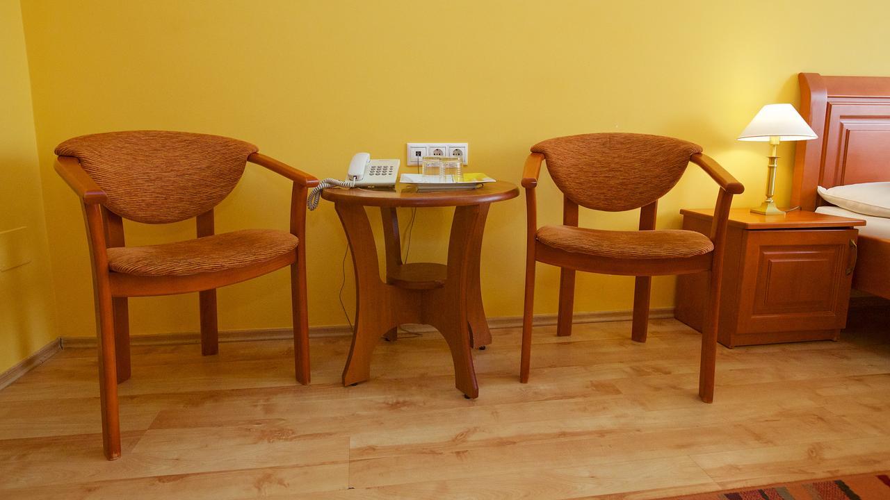 Hotel Jarja Hajduszoboszlo Bagian luar foto