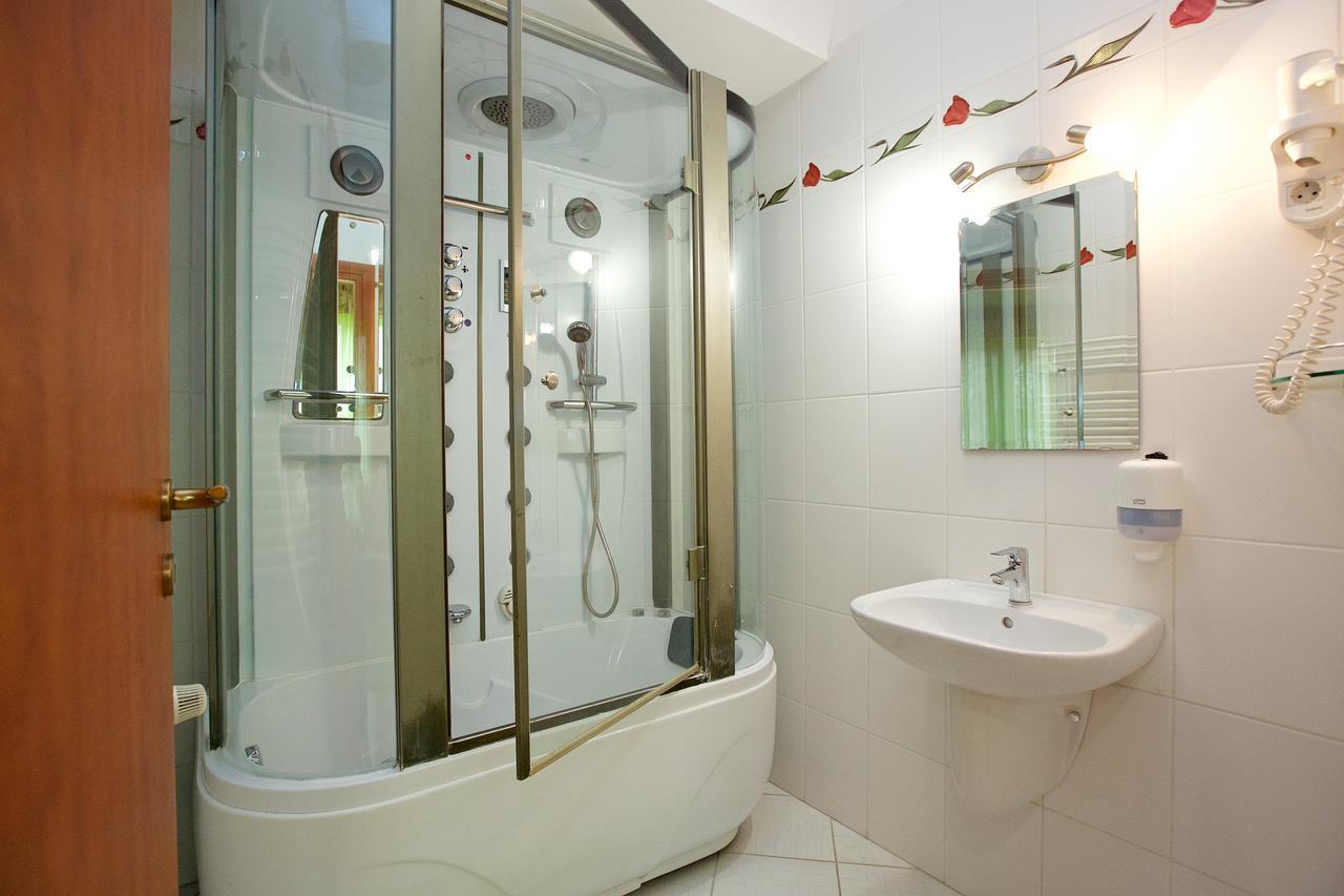 Hotel Jarja Hajduszoboszlo Bagian luar foto